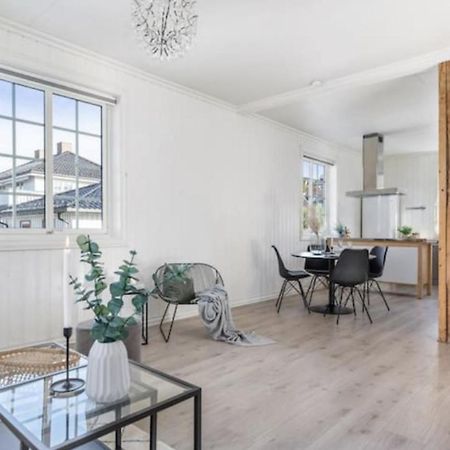Appartamento Lys Og Sentral Leilighet Med Terrasse Og Hage Lillehammer Esterno foto