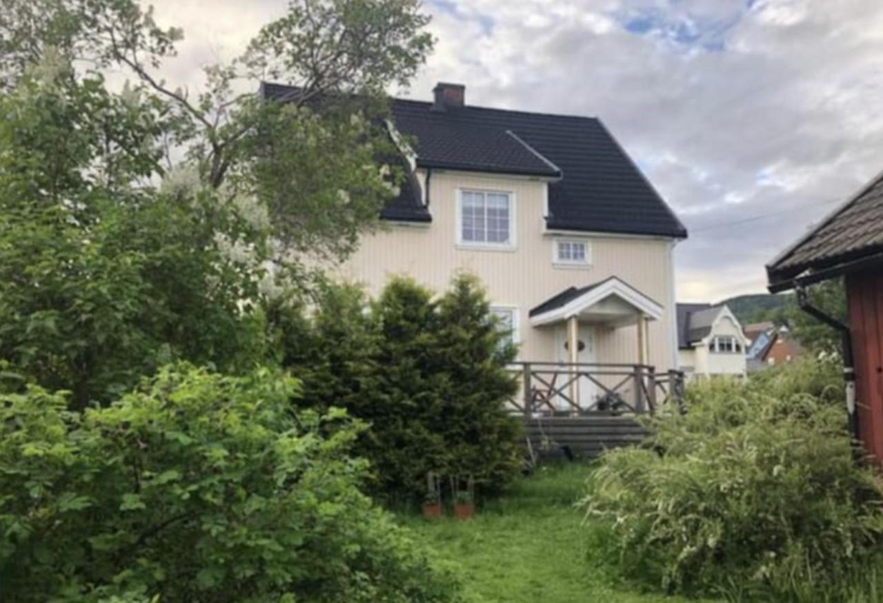 Appartamento Lys Og Sentral Leilighet Med Terrasse Og Hage Lillehammer Esterno foto